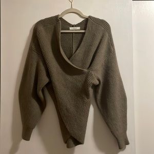 Boutique knit sweater. Grey/Brown color.